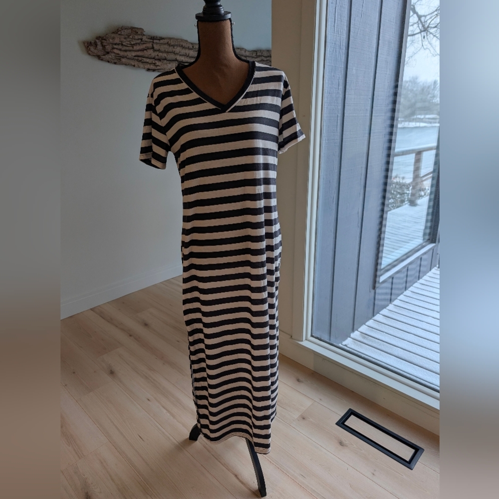 SHEIN Black and White Striped Maxi Dress
